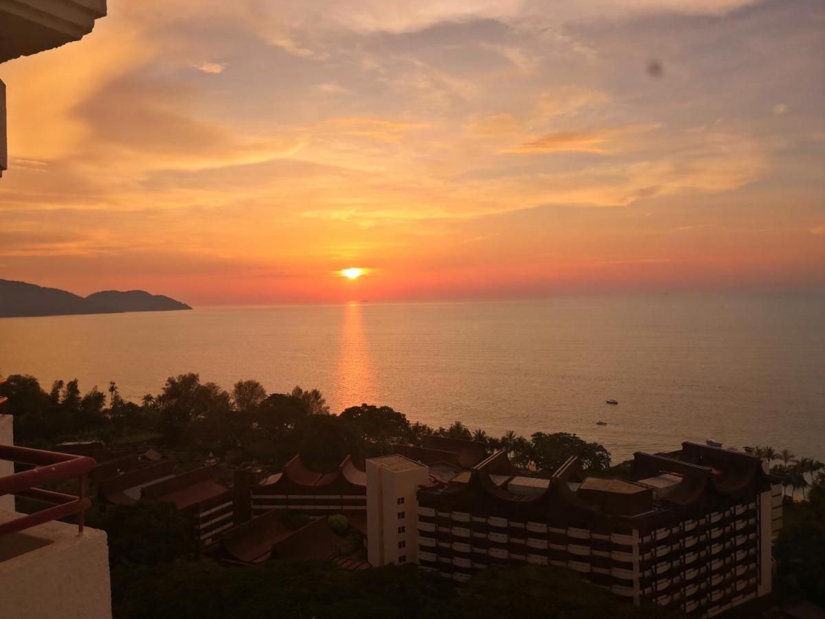 Aloka Seaview Apartment Batu Feringgi Bagian luar foto