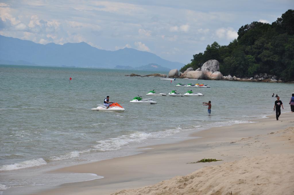 Aloka Seaview Apartment Batu Feringgi Bagian luar foto